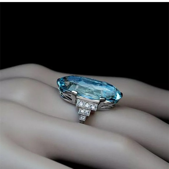 Elegant 925 Silver Ring Women Oval Cut Aquamarine - Picture 3 of 11